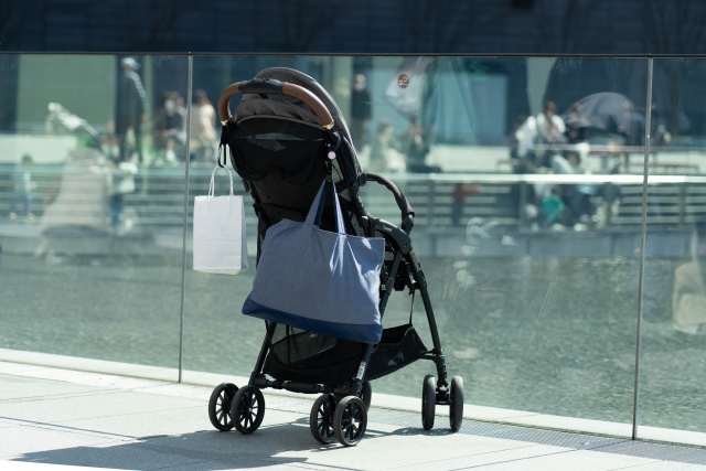 ベビーカー　収納　少ない　ベビーカーバッグ